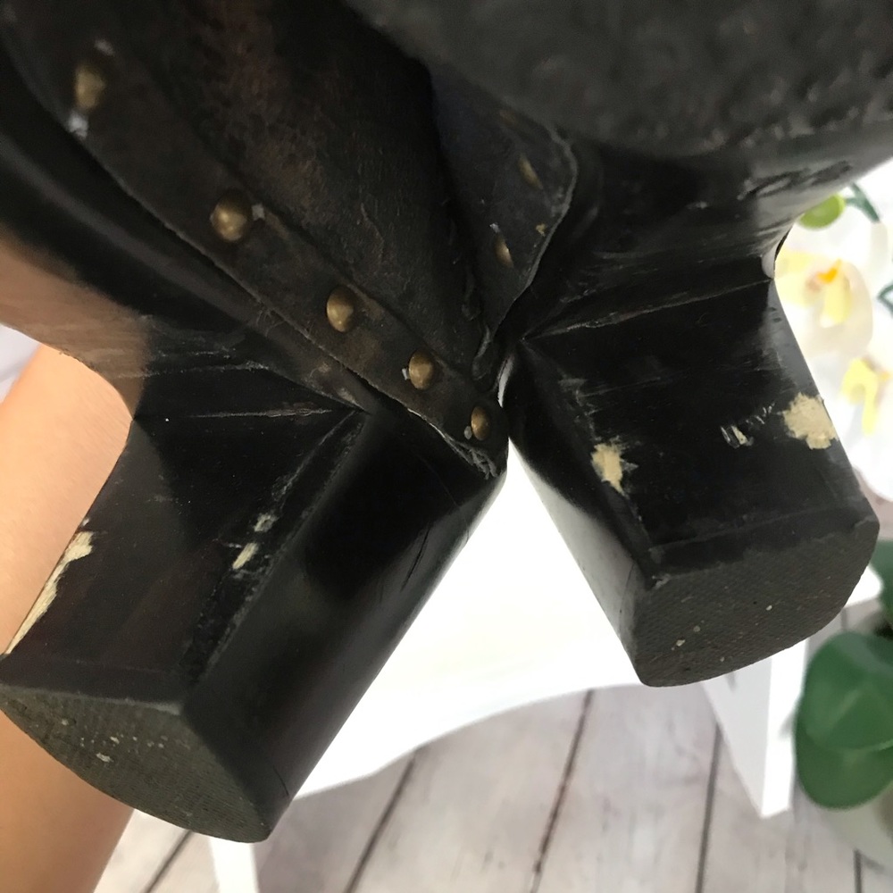 Salpy Clogs - image 8